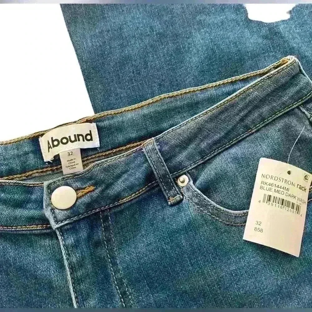 NWT ABOUND Mid Rise Flare Jeans - Women's Size 32 - Picture 5 of 5